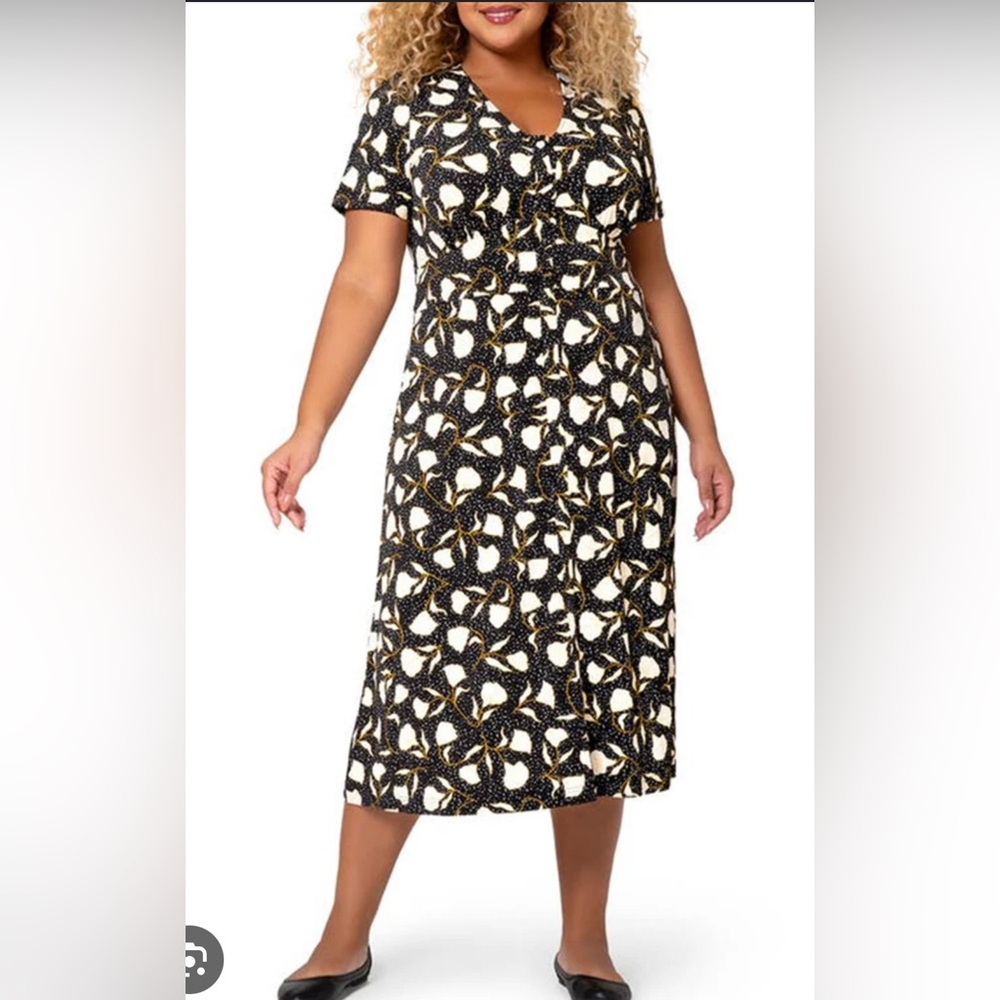 Leota Black and White V-Neck Flutter Sleeve Midi Dress